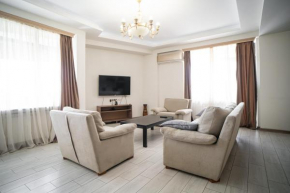 2-BDR apartment w/Terrace in Republic Square, My Street company